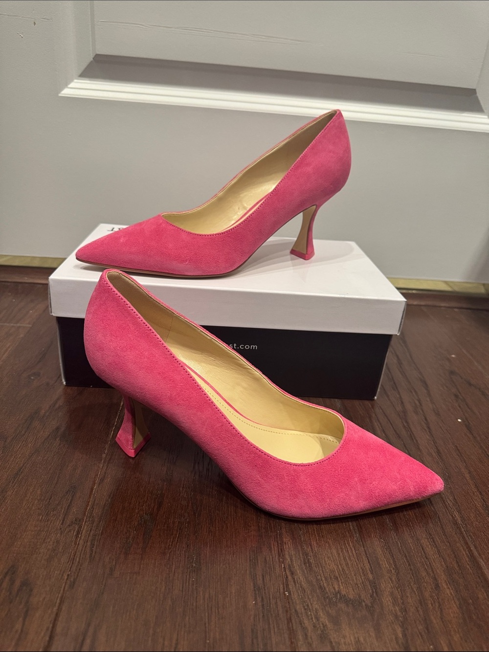 Nine West Pumps, Hot Pink Size 8 Suede Pointed-Toe